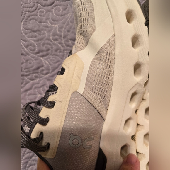 On Cloudrunner 2 - Picture 5 of 13